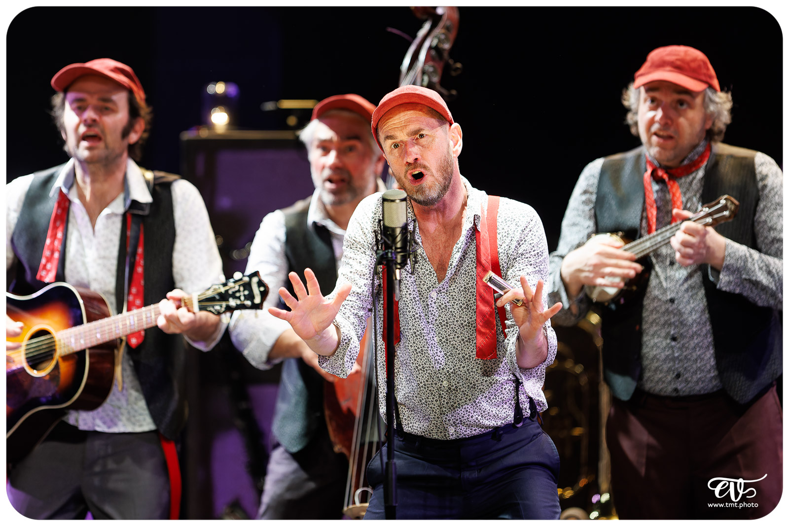 NOS COURSES FOLLES - LES FOUTEURS DE JOIE